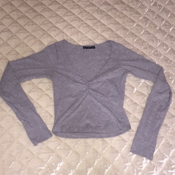 Brandy Melville Gray Cropped Long Sleeve - Picture 1 of 3